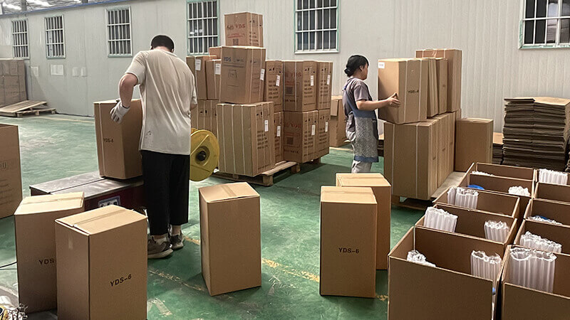 國(guó)內(nèi)發(fā)貨液氮罐打包中，即將發(fā)走